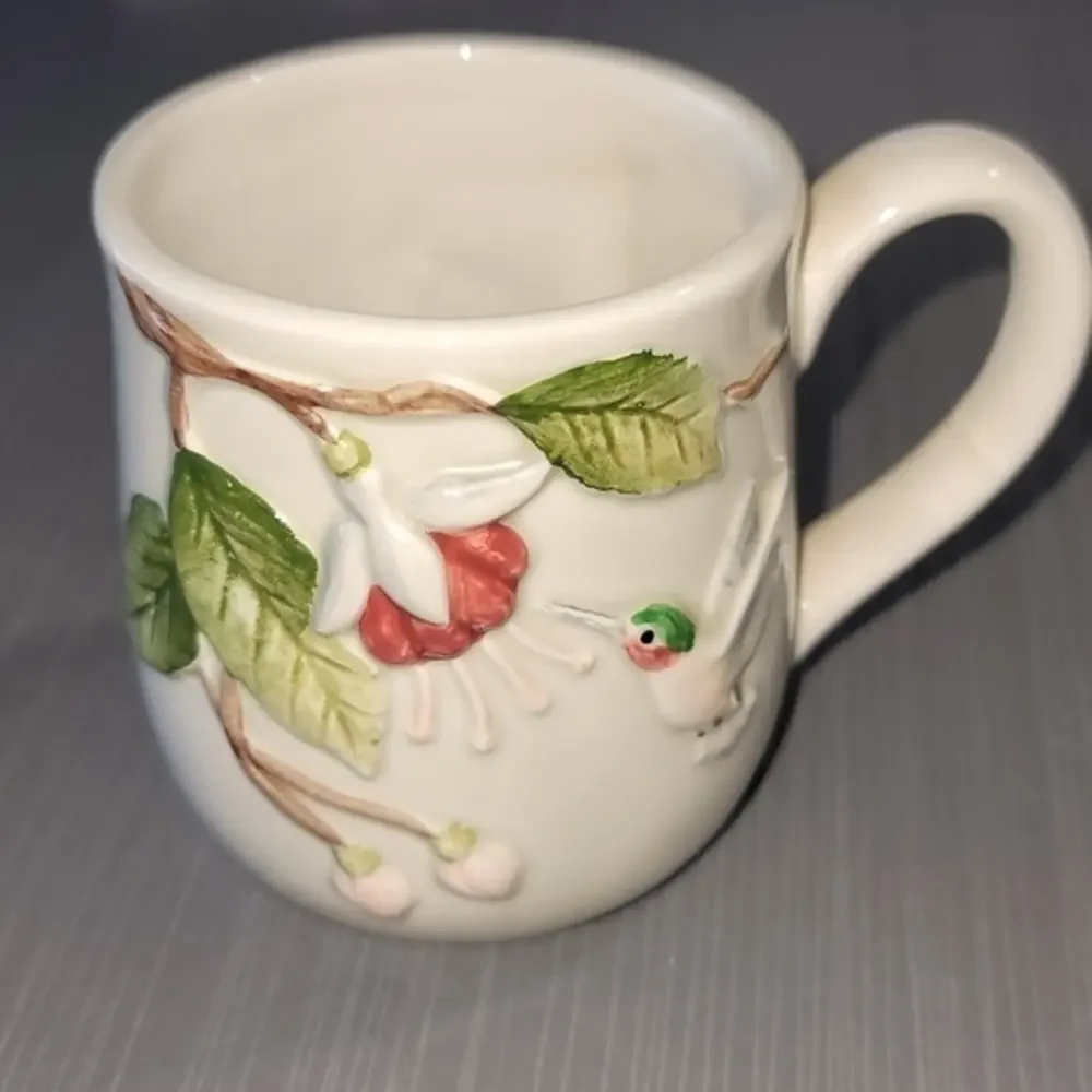 Vintage Otagiri Ruby Throated Hummingbird Flower Coffee Mug. Pristine Condition.